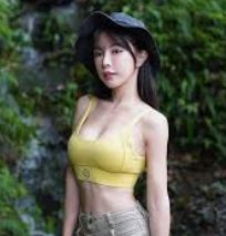麻豆啊传媒app黄版-领略创意新视角，成人影像平台的两面性探究